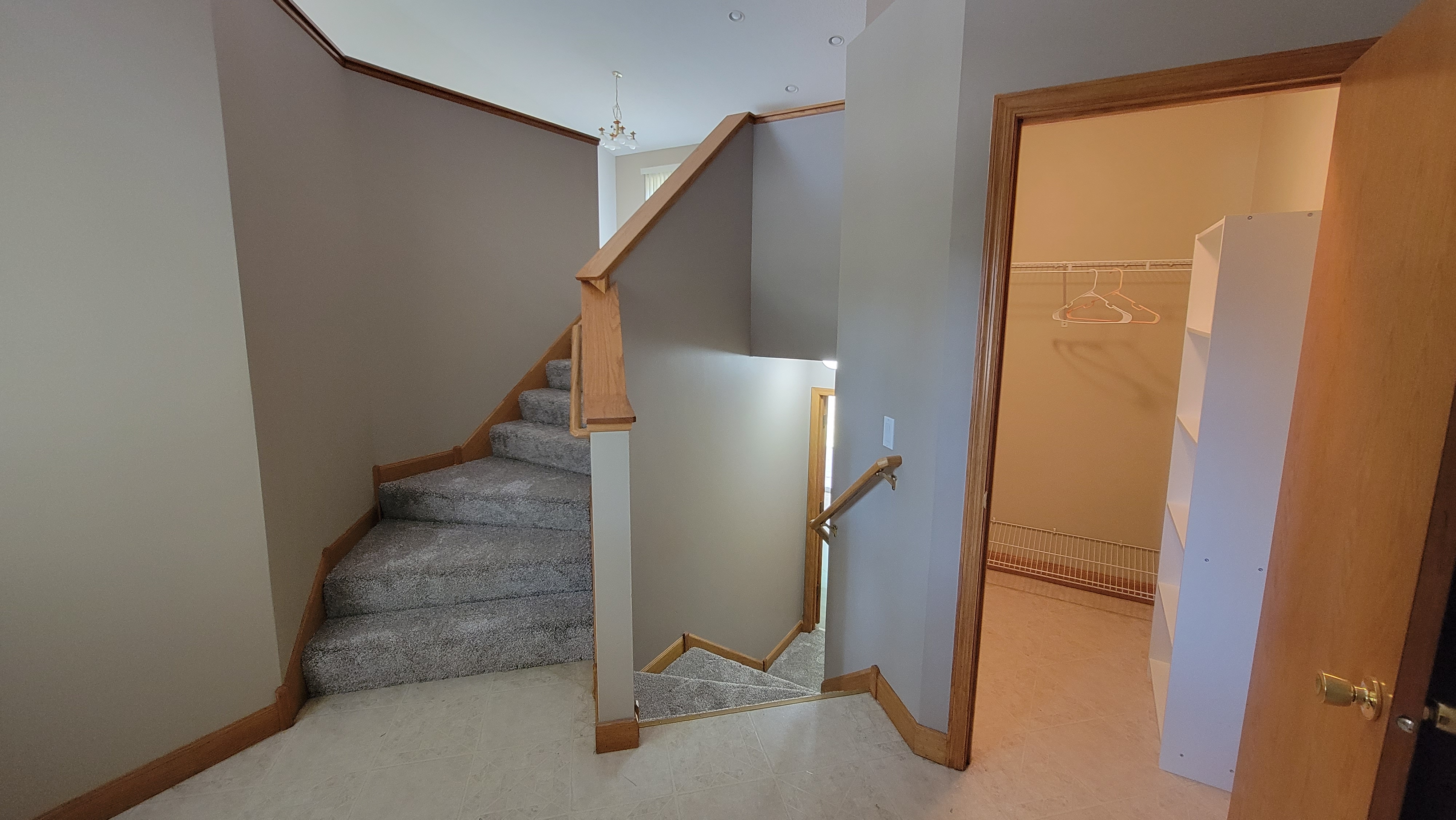 Lower level landing
